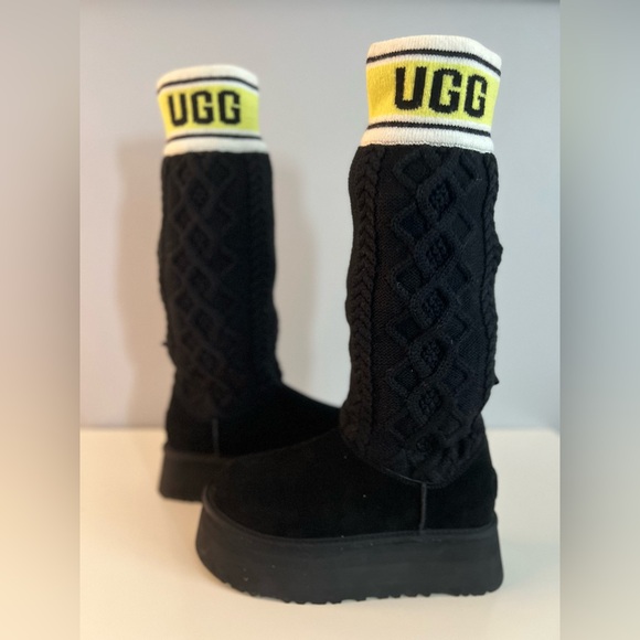 UGG Cable Sweater Letter Platform Shearling Lined Suede Boot Womens 8.5 9 40 - Picture 3 of 17